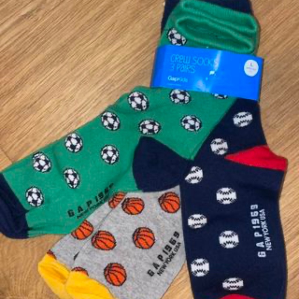 Gap large shoe 3-4 nwt sports socks